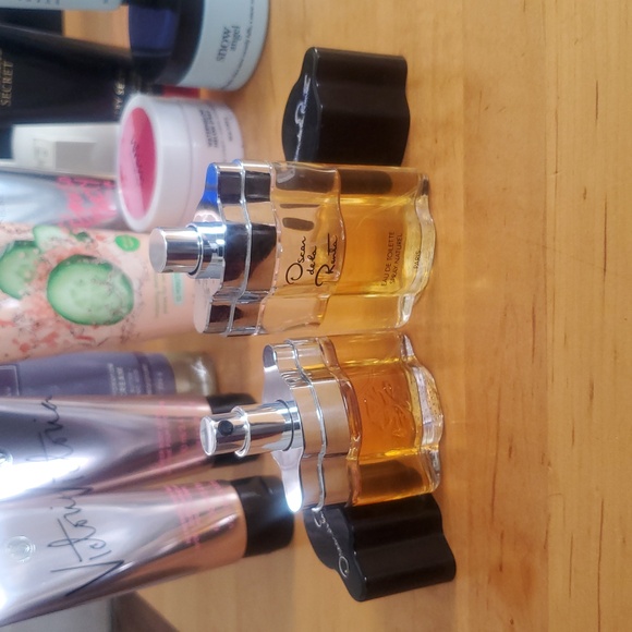 OSCAR DE LA RENTA 2 Eau de Toilette Spray, 1 oz , 98 % Full & 1.7 fl 55% full - Picture 11 of 15